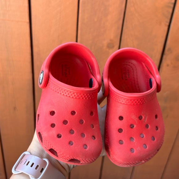 Toddler kid red crocs - Picture 2 of 5